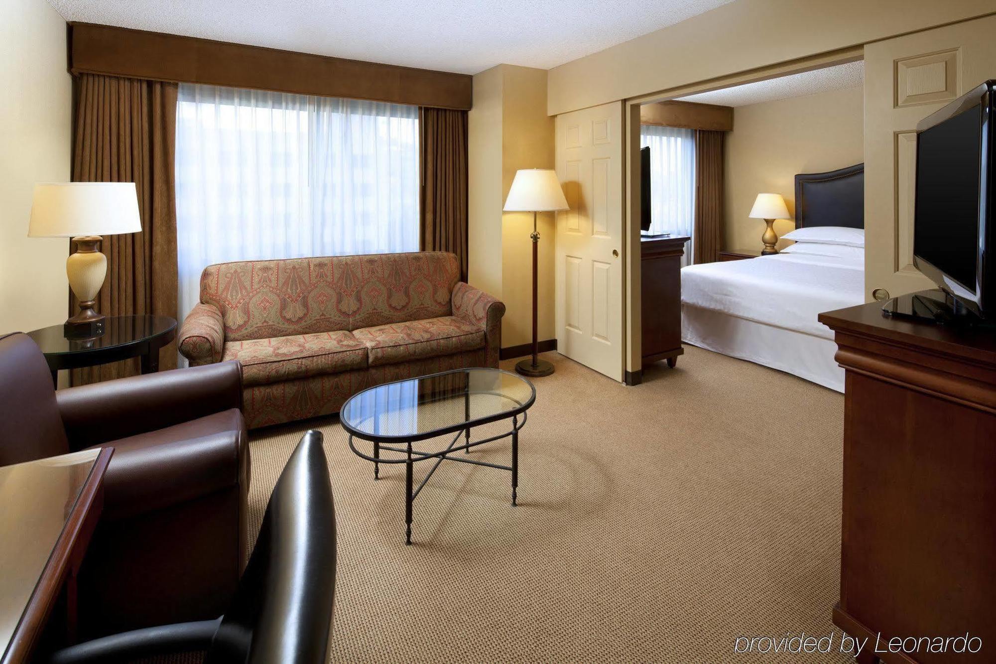 Sheraton Fairplex & Conference Center 4*