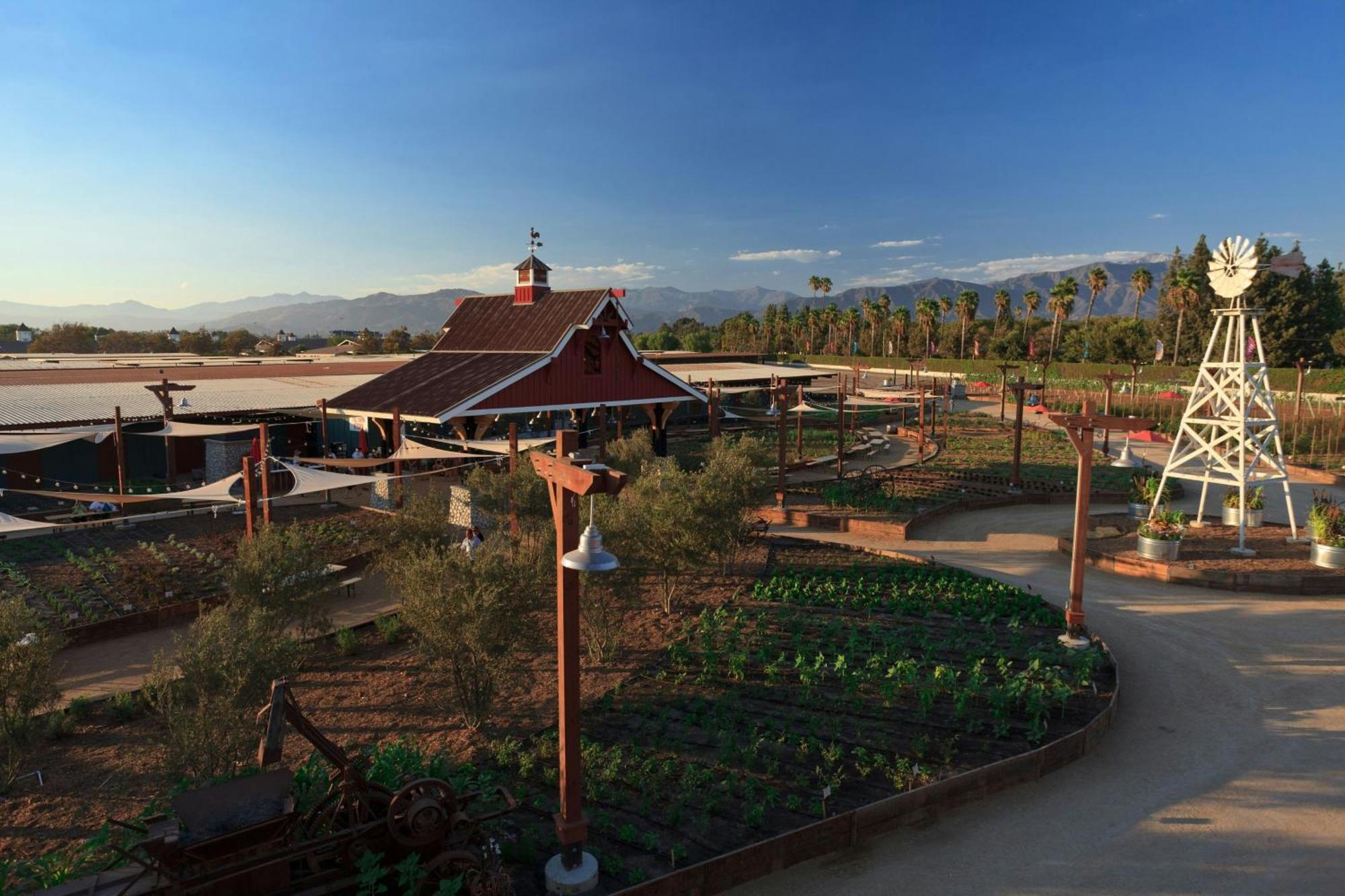 Sheraton Fairplex & Conference Center Hotel 4*