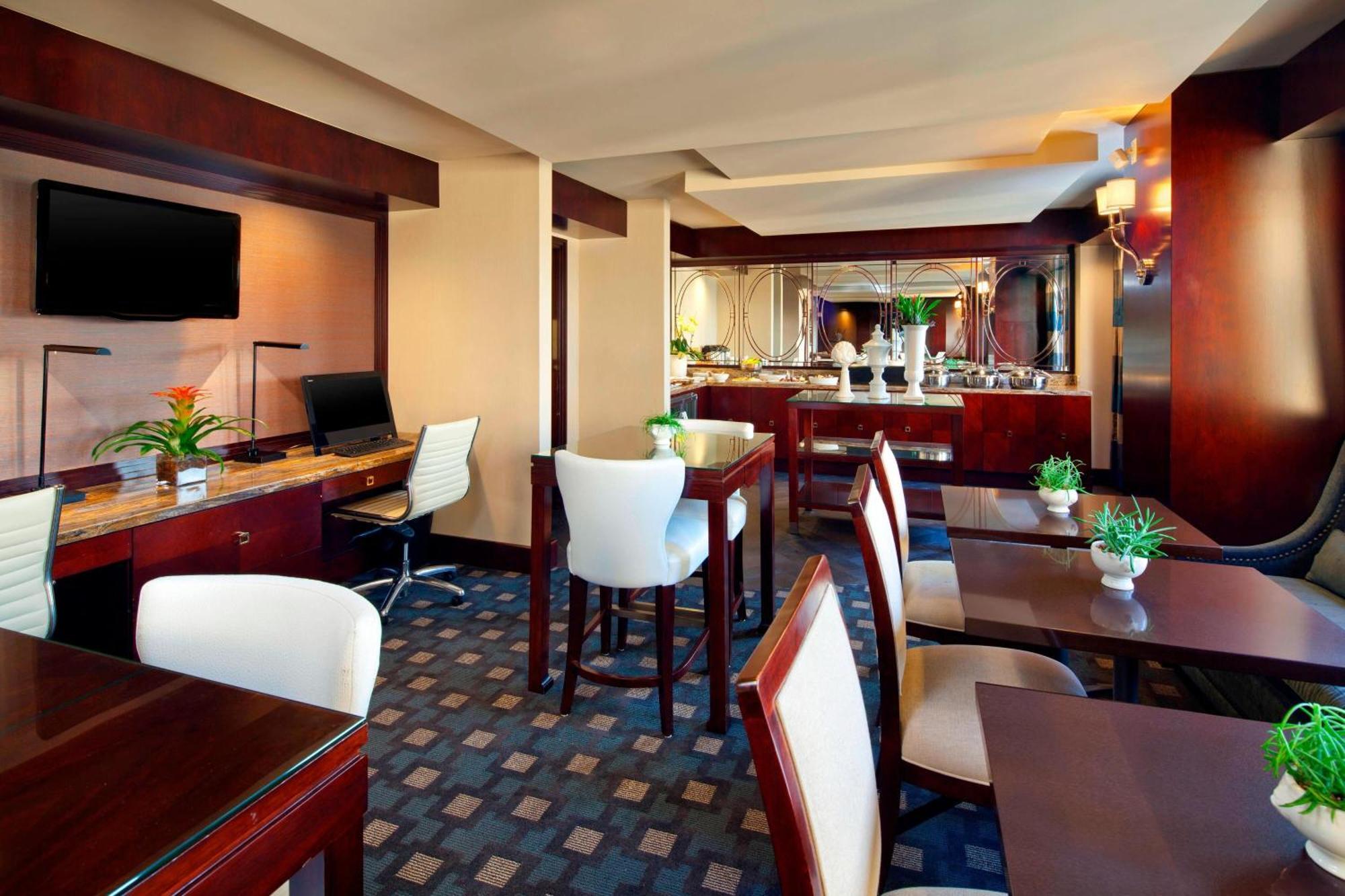 Sheraton Fairplex & Conference Center 4* Pomona